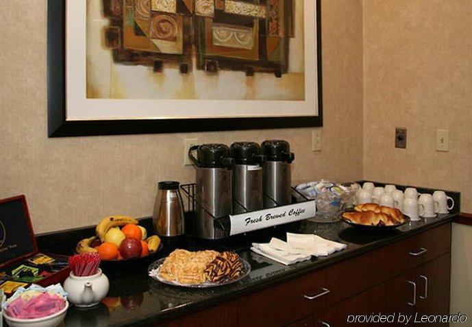 Courtyard By Marriott Providence Warwick Otel Restoran fotoğraf